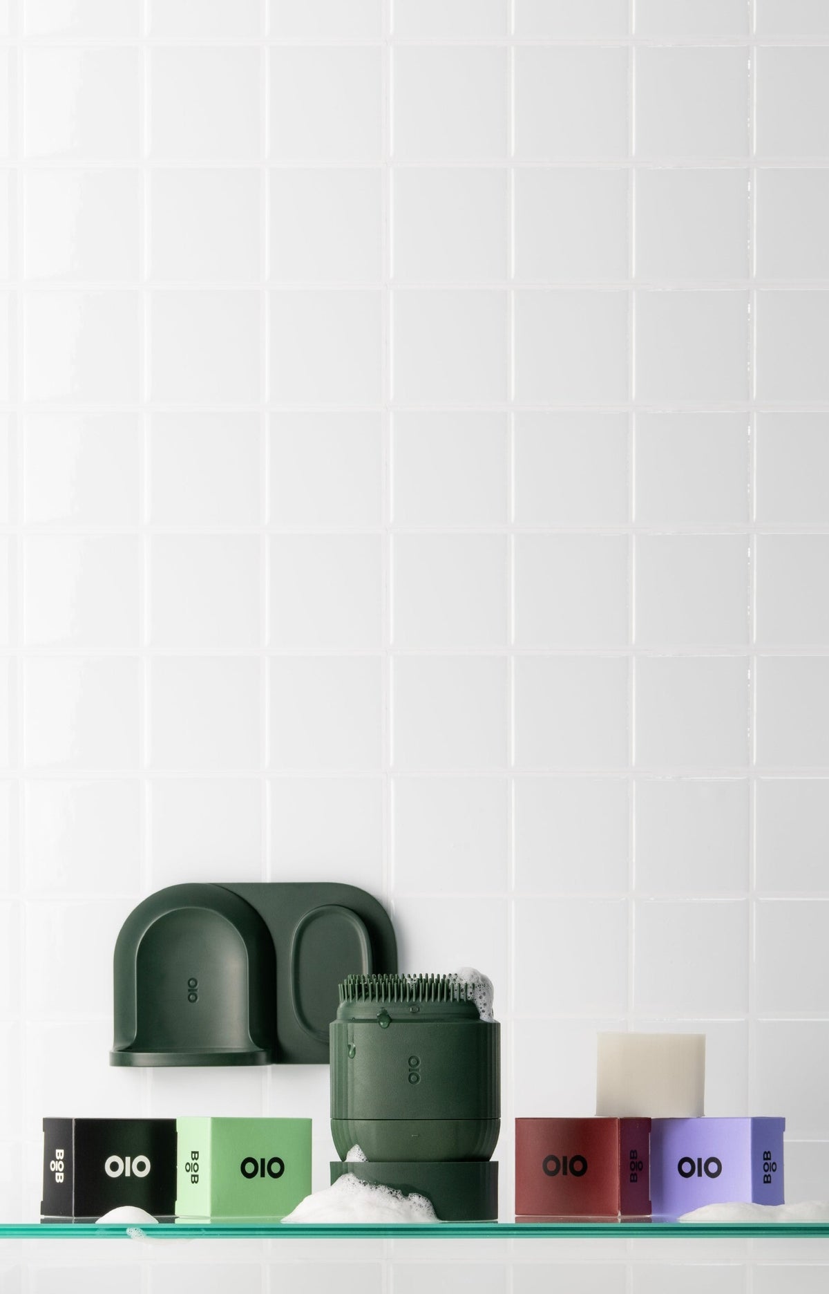 Refillable body wash for men